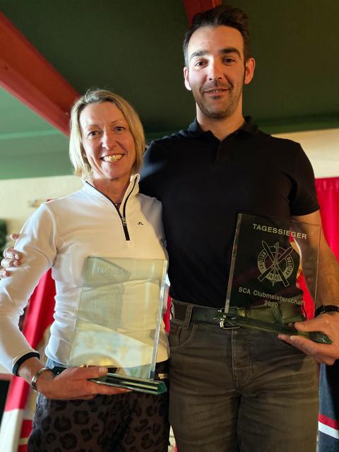 Die stolzen Tagessieger Manuela Gell aus St. Anton und Mario Wachter aus Stuben. | Foto: Ski-Club Arlberg