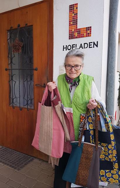 Einige Taschen konnte Marianne Leeb schon anfertigen | Foto: arbes