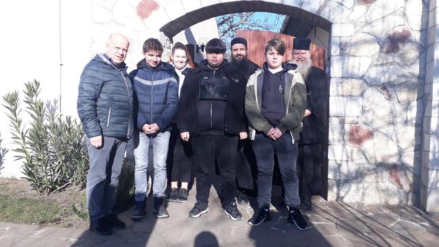 Unterwarter Firmlinge waren zu Gast im Orthodoxen Kloster in St. Andrä am Zicksee. | Foto: Verein der Freunde des Klosters Maria Schutz