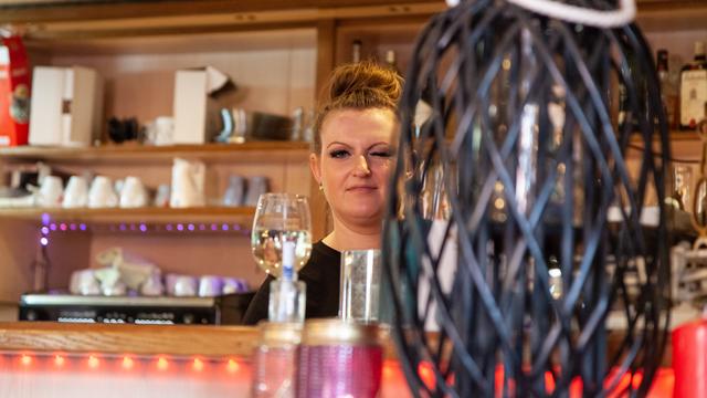 DJ Andy's größter Fan: "Schutzhaus-Tina".  | Foto: Regina Courtier