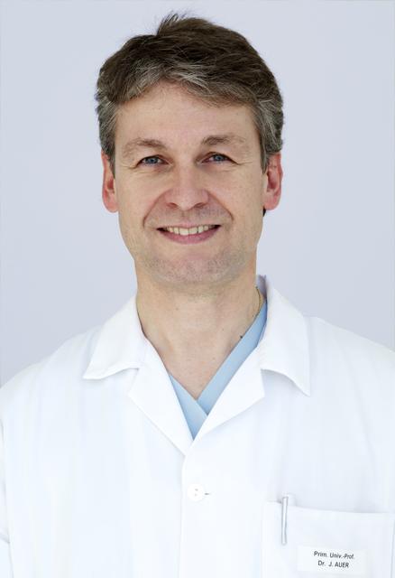 Johann Auer ist Leiter der Abteilung für Innere Medizin 1 im Krankenhaus St. Josef in Braunau.