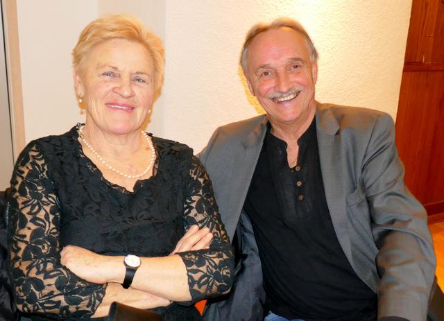 Kundl's GR Wilma Kurz und Breitenbachs GR Klaus Plangger unterhielten sich bestens. | Foto: Florian Haun