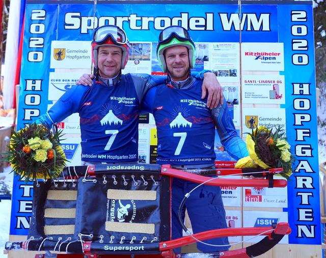 Jubel über den Sieg:  Christian (li.) und Hanspeter Bucher. | Foto: Martin Kruckenhauser