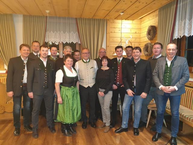 Die Kandidaten für die Gemeinderatswahl am 22. März mit dem Landtagsabgeordneten Armin Forstner. | Foto: KK
