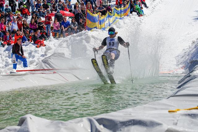 See im Paznaun sucht am 11. April die mutigsten Eiswassersurfer beim "Watersurf Contest". | Foto: TVB Paznaun-Ischgl
