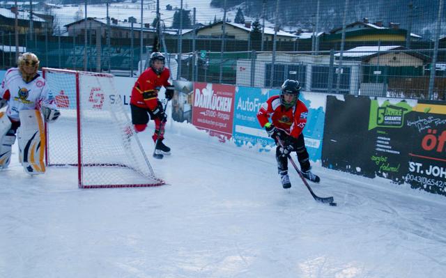 Taktisch, spielerisch und kämpferisch sehenswert waren die Eishockey-Spiele beim Winter Classic 2020 in Bischofshofen.