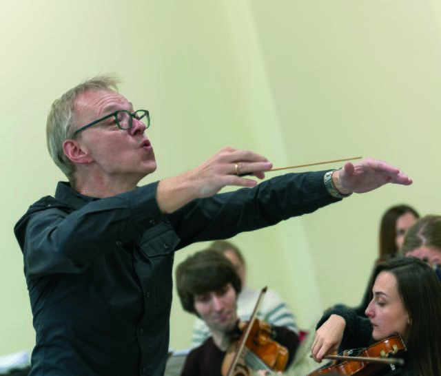 Hubert Stoppacher bringt funkelnde Chor- und Orchestermusik sowie klangvolle Poesie nach Rein.