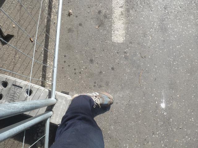 Dieser Radweg ist exakt einen Fuß breit - oder habe ich falsch gemessen?