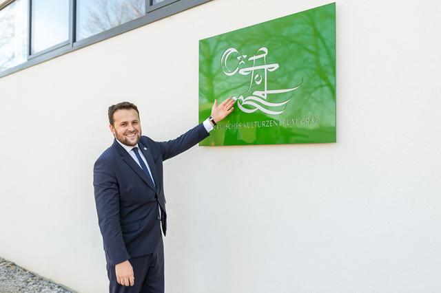 Der Graz-Bezug ist auch deutlich im Logo der Moschee zu erkennen: Uhrturm und Mur sind die tragenden Symbole. | Foto: Foto Jörgler