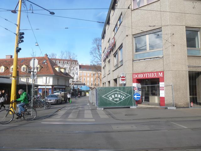 Der schmalste Radweg in Graz - damit für alle anderen genügend Platz bleibt..