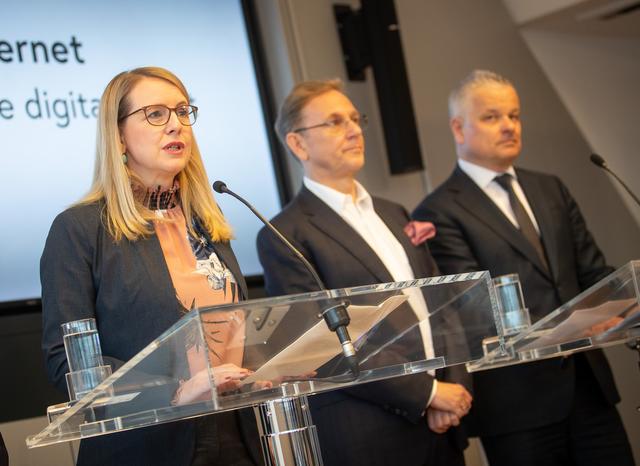 Bundesministerin Margarete Schramböck nahm den "Safer Internet Day" zum Anlass, um das Bewusstsein für Sicherheit im Netz zu schärfen.