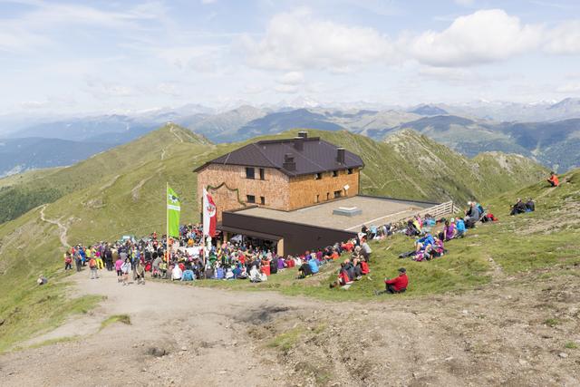 Die Eröffnungsfeier auf der neuen Sillianer Hütte zählte zu den Höhepunkten des Vereinsjahres. | Foto: ÖAV Sillian