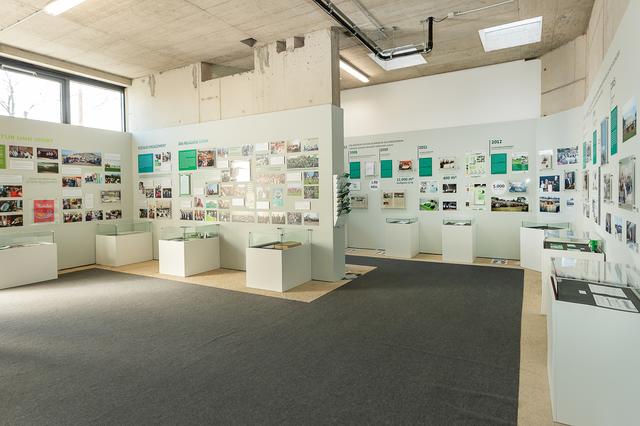 Eine Ausstellung gibt Einblicke in das Wirken der Moschee. | Foto: Foto Jörgler