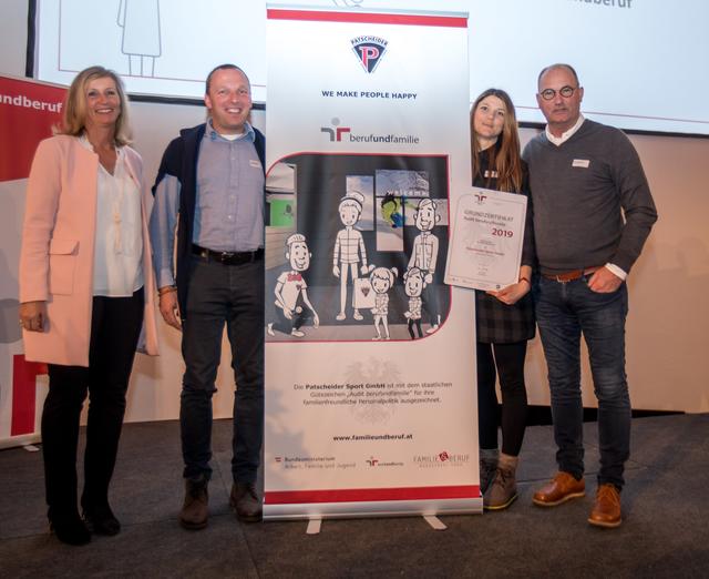 Auditorin Lizzi Elisabeth Flarer (Coaching Company) Helmut Dollnig, Eva Patscheider und Franz Patscheider (v.l.).