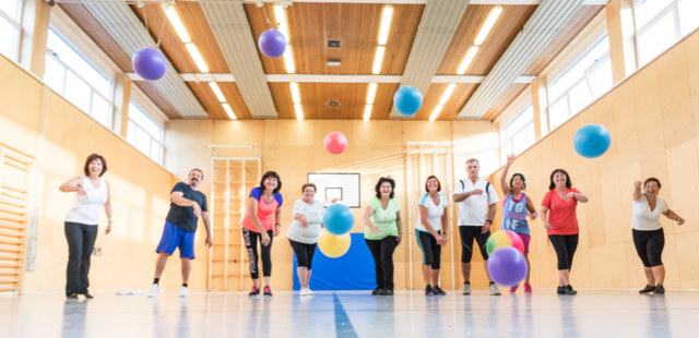Das Bewegungsprogramm "Jackpot.fit" ist vor allem für Beginner und Wiedereinsteiger zwischen 50 und 70 Jahren geeignet und findet 1-2 Mal in der Woche zu jeweils 60 Minuten statt.