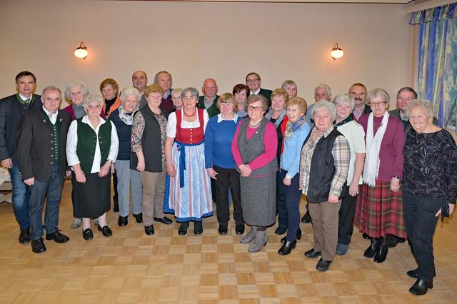 Der neu gewählte Vorstand mit den Ehrengästen | Foto: Gerhard Jöbstl