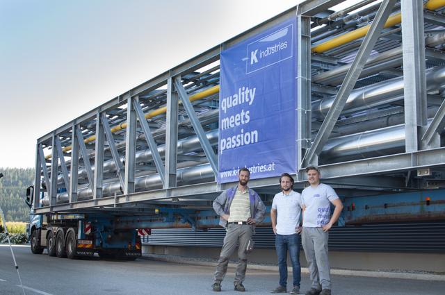 Insgesamt 45 Meter lang sind die Schwertransporte, die wöchentlich von St. Andrä ins steirische Kapfenberg abfahren. | Foto: TCC