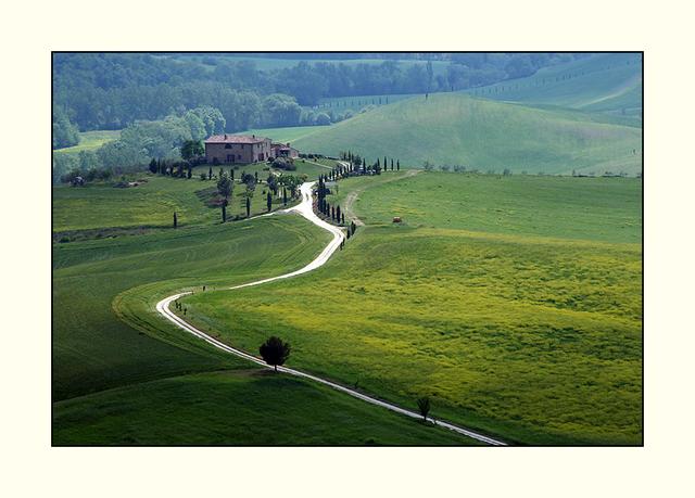 Bild 15: typisches Gehöft mit Sonnenspot im Orcia Tal.  | Foto: © by Helene Kramarcsik