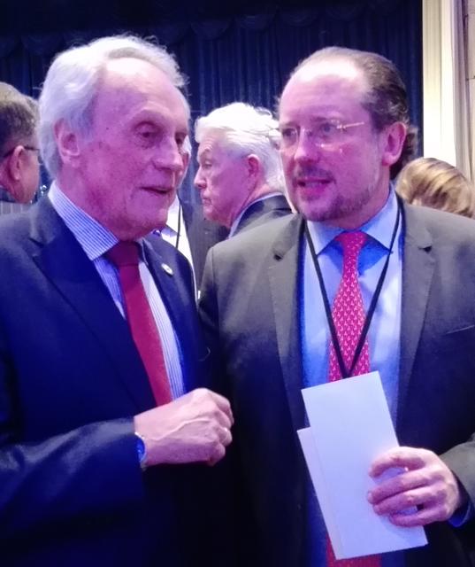 Josef Höchtl mit dem österreichischen Außenminister Alexander Schallenberg.
