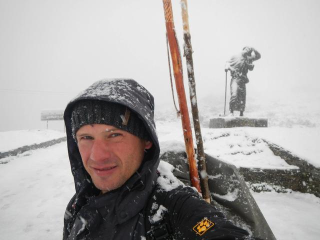 Bei seiner ersten Weitwanderung am Jakobsweg wurde Atteneder vom Wetter buchstäblich kalt erwischt.