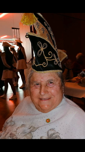 In der Faschingszeit wird der Bänderhut gegen eine Narrenkappe getauscht.