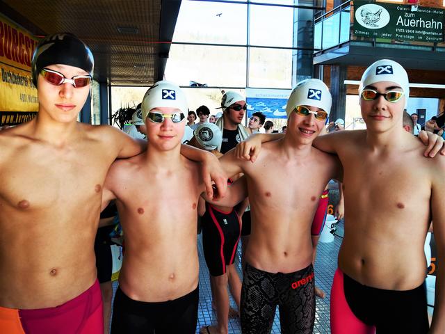 Die Herrenstaffel in der AK16 und jünger - v. l. n. r.: Jakob Stetina, Anton Hainbucher, Marvin Zimmermann, Lukas Nikolic