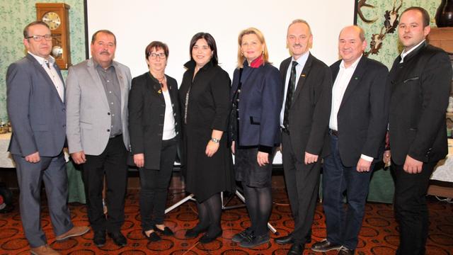 Manfred Walter, Fritz Pferschi, Sieglinde Schuster, NAbg. Agnes Totter, Waltraud Rauch, Johann Kaufmann, Johann Tropper und Roland Ettl (v.l.). | Foto: ÖVP St. Stefan