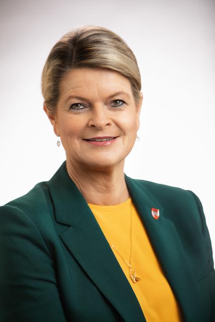 Verteidigungsministerin Klaudia Tanner (ÖVP) fordert in der Causa Eurofighter von Airbus Klarheit.