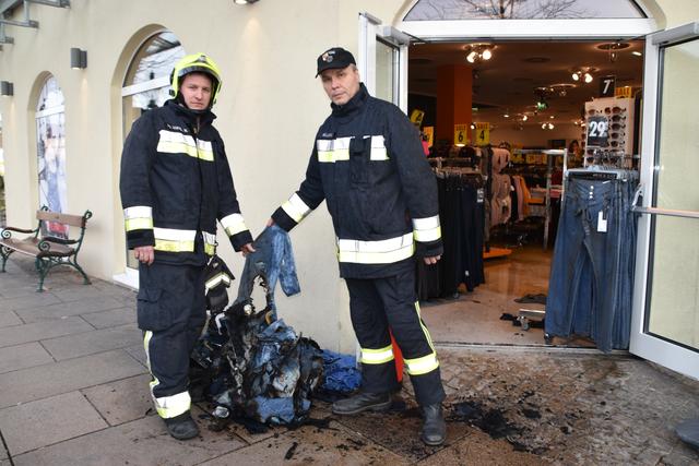 Markus Drapela und Einsatzleiter Gerhard Müller von der Stadtfeuerwehr Tulln.