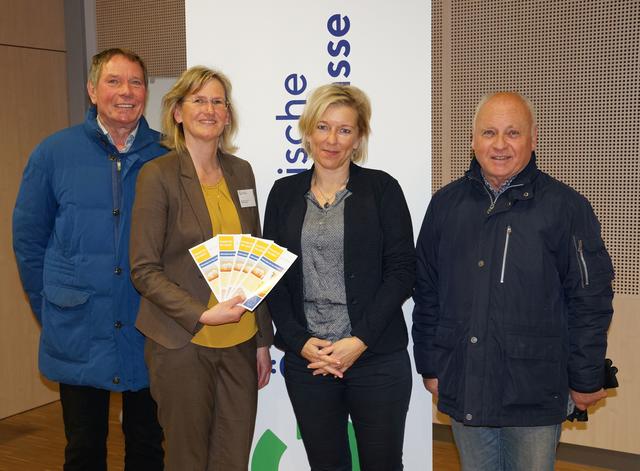 v.l.n.r.: Ambros Weissenhofer, Christine Hajek (ÖGK), Iris Wunder , MSc und Josef Steinberger