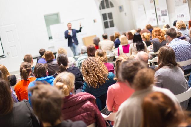 Große Aufmerksamkeit bei den Lehrstellenaktionstagen des Arbeistmarktservice Deutschlandsberg. | Foto: Matej Kastelic