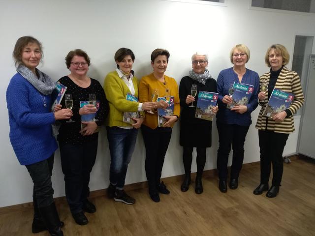 Schon seit 15 Jahren ein eingeschworenes Team: Christine Gotthalmseder (Mitte) mit ihren Italienisch-Sprachschülerinnen.