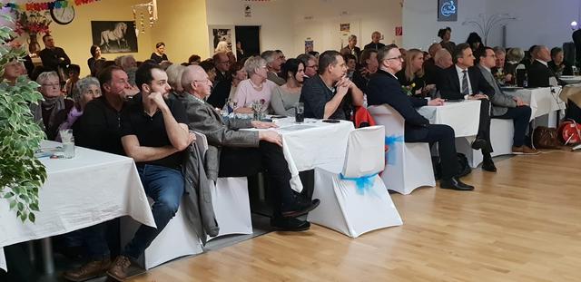 Der Tanzsaal des TSC Eleganza war mit 200 Gästen sehr gut besucht.