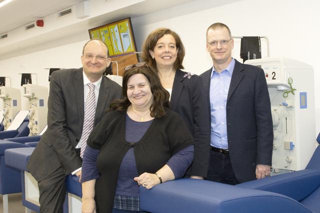 Bei der Eröffnung: Alexander Herzog, Generalsekretär Pharmig Verband der pharmazeutischen Industrie, Bezirksvize Karin Eichler, Kirsten Detrick, General Manager Takeda Austria und Matthias Gessner, Head BioLife European Operations (v.l.).
