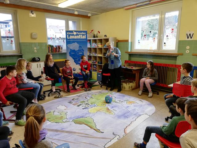 Mit Workshops und spielerischem Lernen soll den Schülern der Klimawandel begreifbar gemacht werden. | Foto: KK