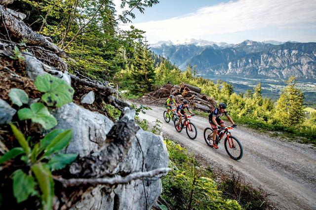 Bei der Salzkammergut-Trophy warten viele tolle Ausblicke auf die Teilnehmer.