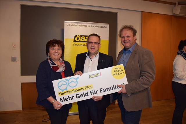 AK-Rätin Marianne Kraxberger, ÖAAB Bundesobmann Klubobmann August Wöginger, ÖAAB Bezirksobmann Stefan Majer (v.l.)