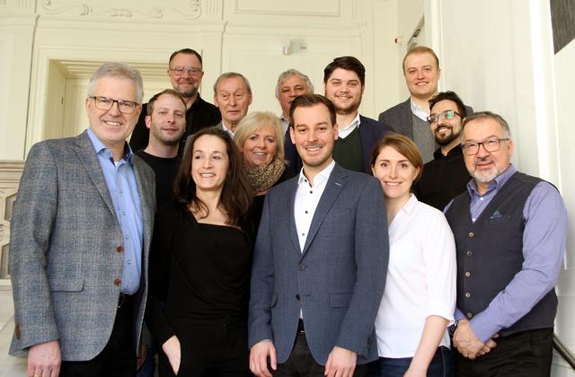 Das Team der ÖVP Wels Stadt-Mitte mit dem neuen Obmann Andreas Friedsam (1. Reihe Mitte).