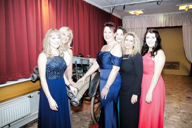 Uschi Linsbichler, Kathi Linsbichler, Trixi Stockreiter, Franziska Steiner, Isabella Machovicz, Clara Reisenbauer