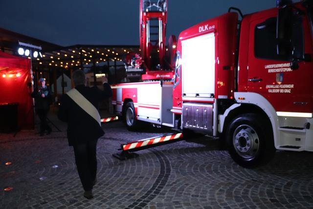 Diakon Hans Hofer bei der Fahrzeugsegnung | Foto: Edith ertl