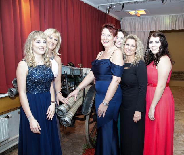 Uschi Linsbichler, Kathi Linsbichler, Trixi Stockreiter, Franziska Steiner, Isabella Machovicz, Clara Reisenbauer