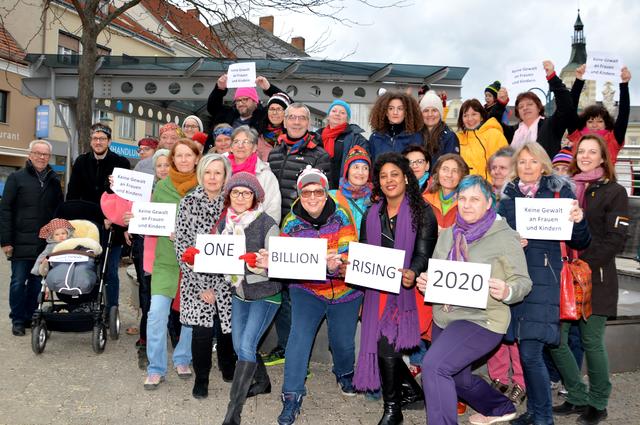 Mistelbacherinnen protestieren gegen Gewalt