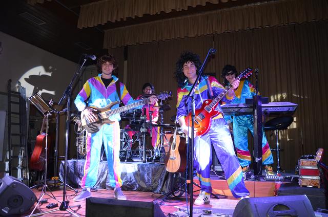 Die Partyband "Die Silberbacher" heizte ordentlich ein