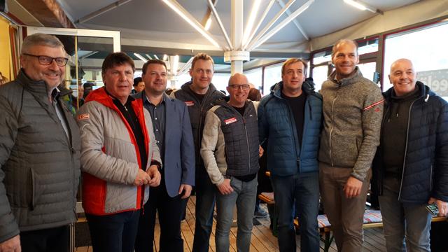 Bei der Weinverkostung: Vizebgm. Peter Listberger (Altenmarkt), BSV-Präs. Gerald Guttmann, Bgm. Werner Gabriel (Schandorf), Thomas Kiss, Alexander Hegedüs, NR Christian Drobits, Abfahrtsweltmeister Michael Walchhofer und Bgm. Georg Rosner (Oberwart) | Foto: Thomas Kiss