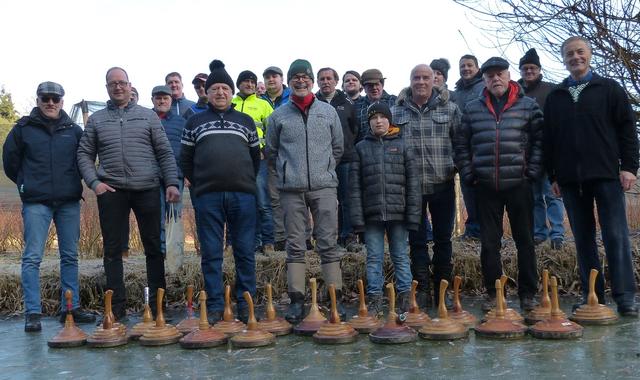  Eine kameradschaftliche Knödelpartie mit den Ortsverbänden ÖKB und der Kameradschaft vom Edelweiß | Foto: Johannes Lambauer