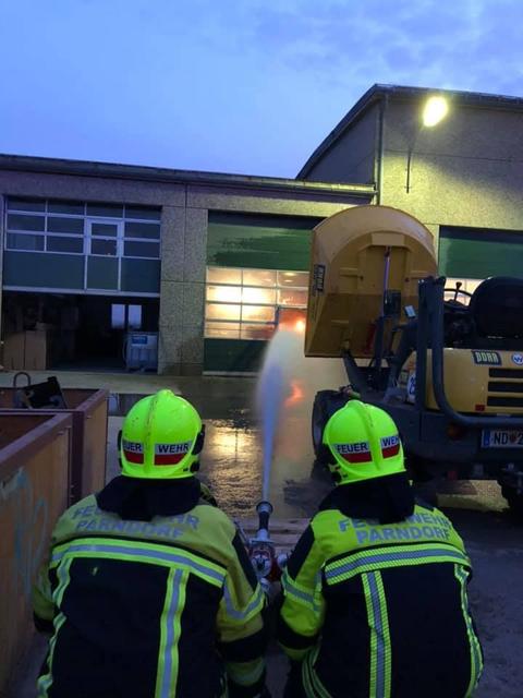 Die Feuermänner wurden zu brennenden Gasflaschen gerufen. | Foto: FF Parndorf 