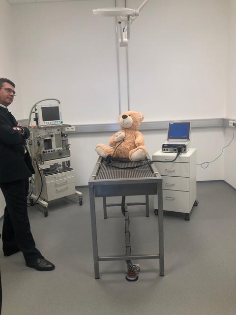 Bürgermeister Peter Eisenschenk bei der Eröffnungsfeier. | Foto: Silvia Zehentbauer