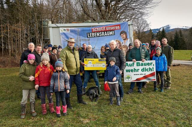 Der Unabhängige Bauernverband unterstützte die Demonstranten am Rengerberg mit 1.000 Euro.