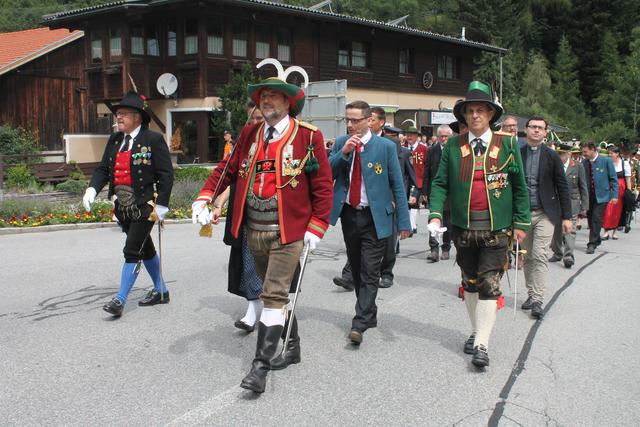 "Wenn es sein muss, stehen die Wipptaler Schützen Gewehr bei Fuß", ist sich Bat.-Kdt. Paul Hauser sicher. (Hier an vorderster Front beim Bataillonsfest 2019)