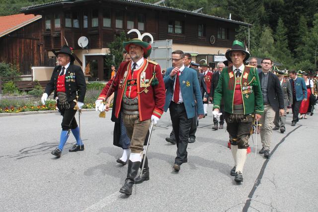 "Wenn es sein muss, stehen die Wipptaler Schützen Gewehr bei Fuß", ist sich Bat.-Kdt. Paul Hauser sicher. (Hier an vorderster Front beim Bataillonsfest 2019) | Foto: Demir